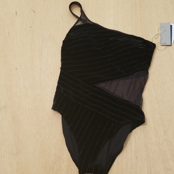 NWT - Kenneth Cole Black One-Shoulder One Piece Swimsuit - Picture 3 of 7